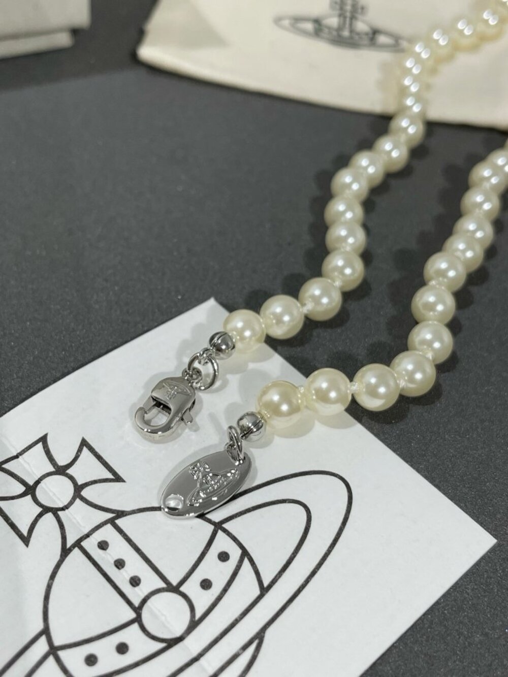 Vivienne Westwood Silver-Tone Pearl Orb Pendant Choker Necklace